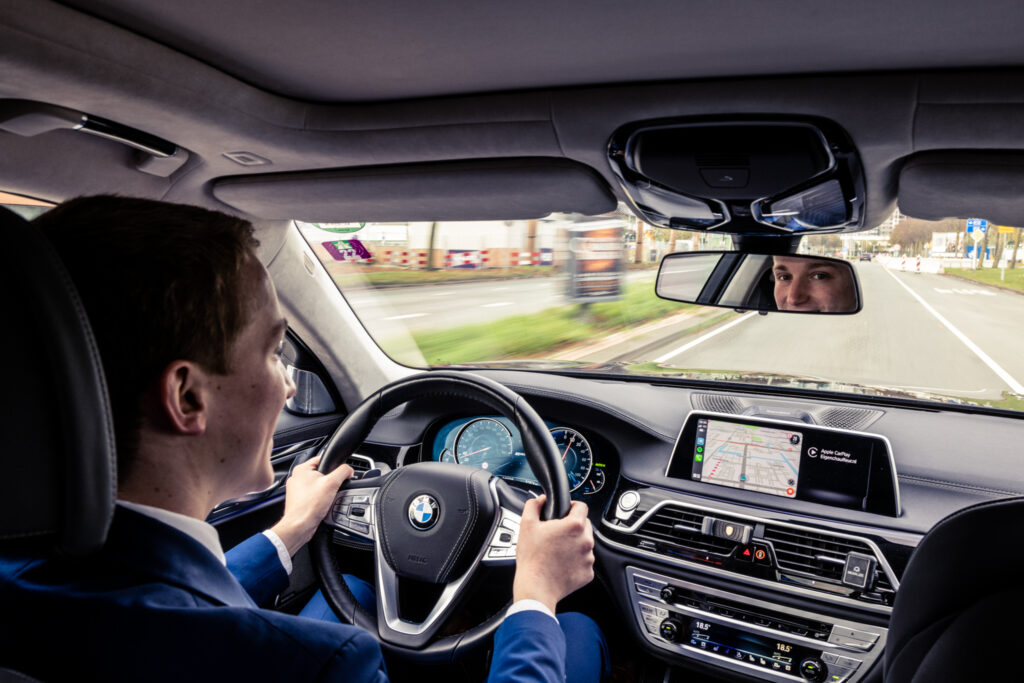 Privéchauffeur huren voor o.a. thuisbrengservice. Veilig en discreet